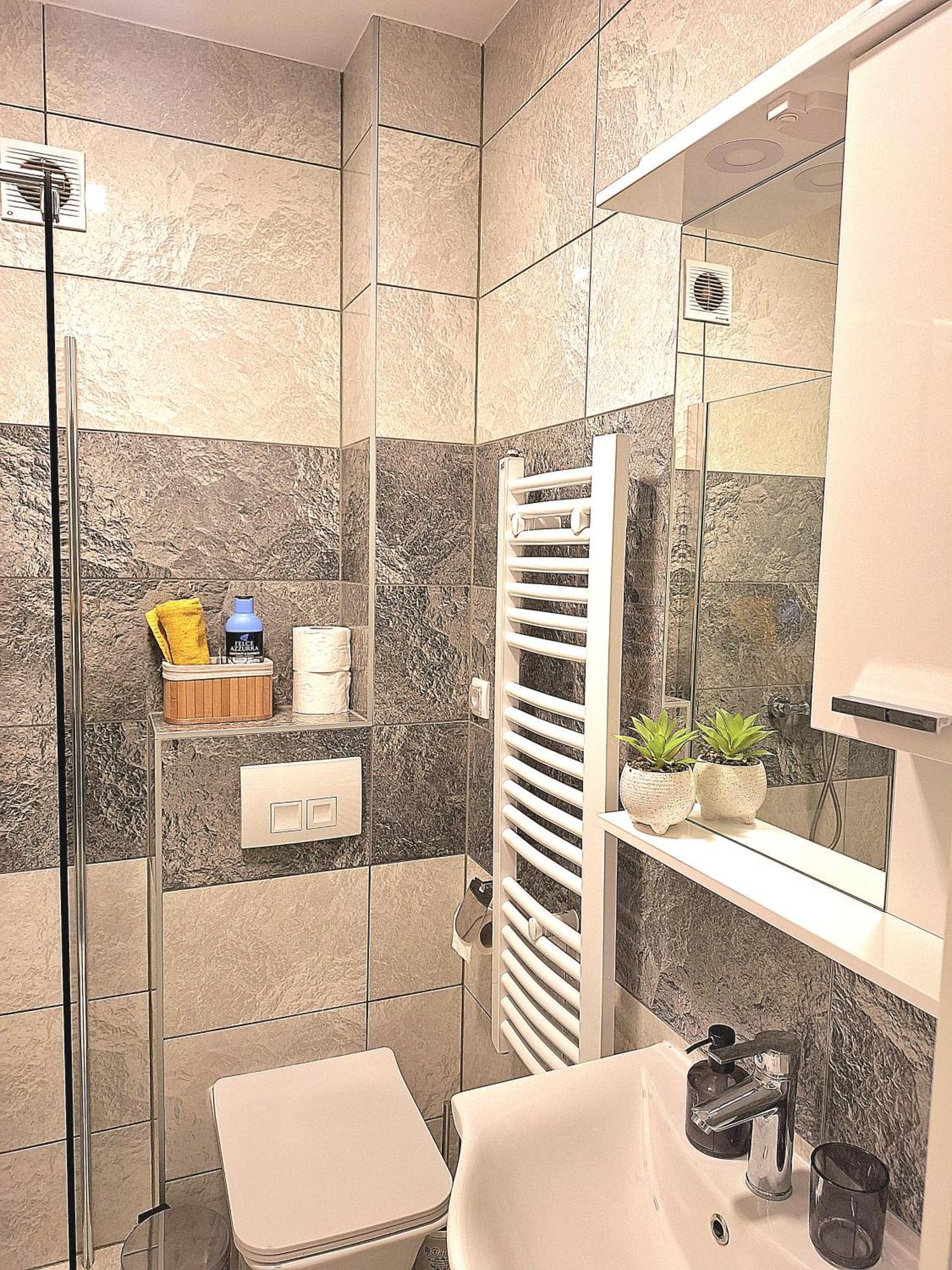 Azimut Apartman بييلينا المظهر الخارجي الصورة